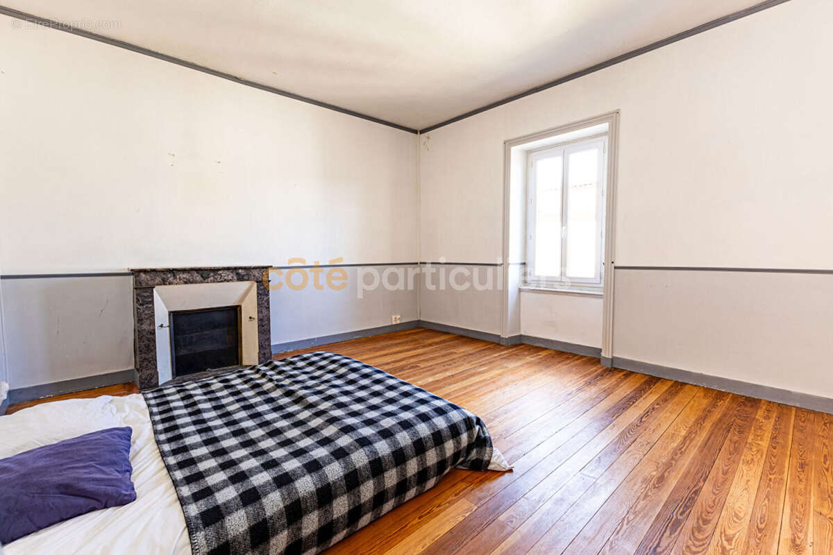 Maison à VIEILLEVIGNE