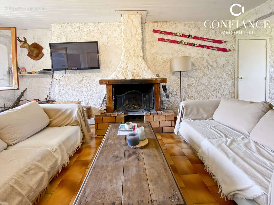 Appartement à SAINT-ETIENNE-DE-TINEE