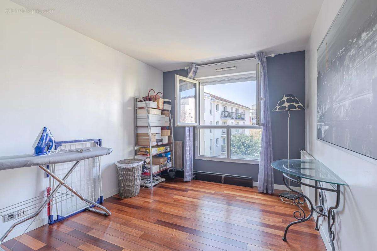 Appartement à NANTERRE