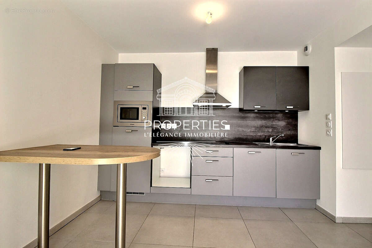 Appartement à BORMES-LES-MIMOSAS