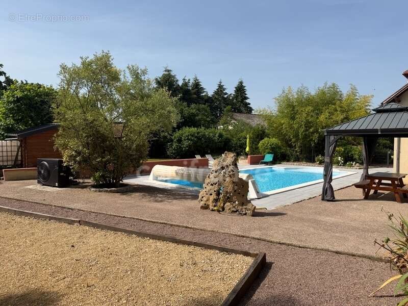 Maison à CHAMPS-SUR-YONNE