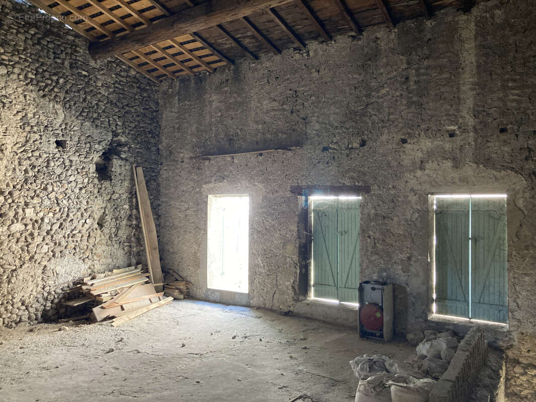 Maison à MONTELIMAR