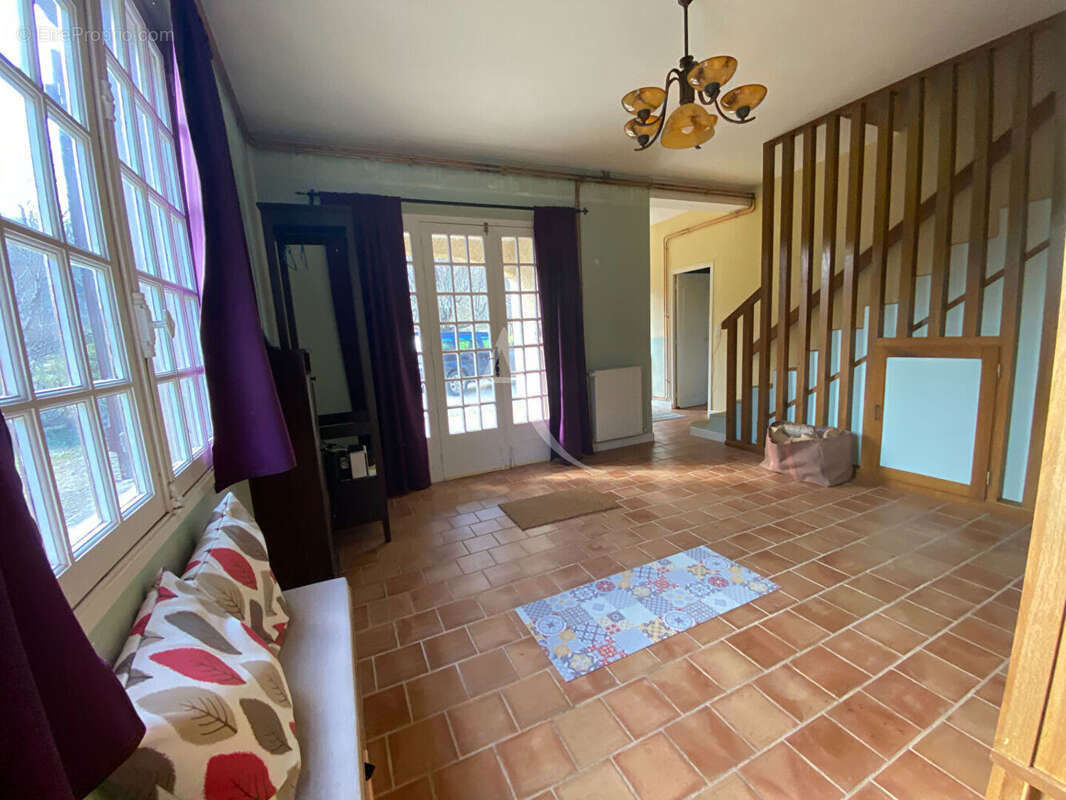 Belle maison de 250m² avec piscine dans environnement privilégié - photo 2