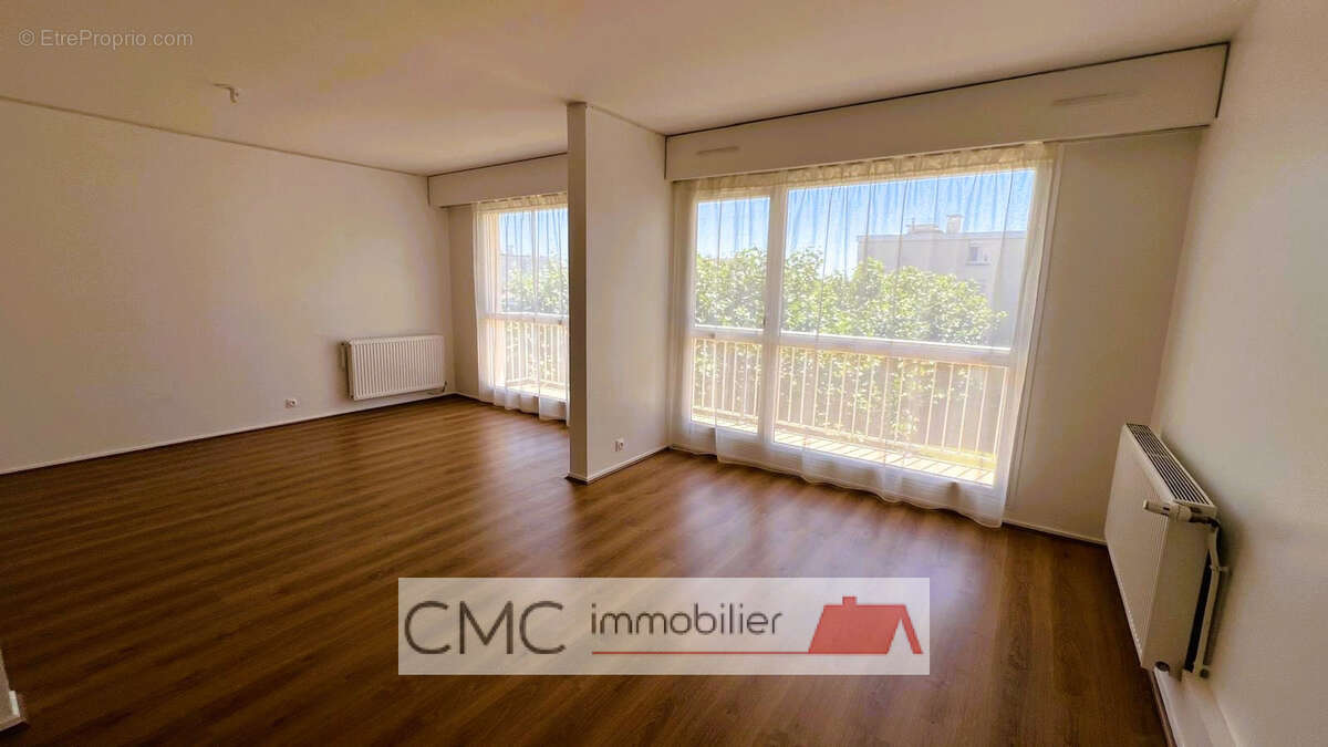 Appartement à MAINVILLIERS