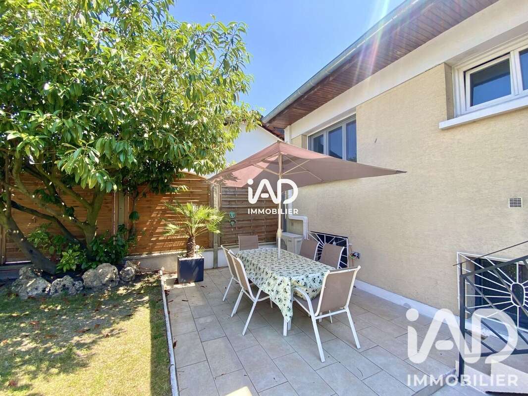 Maison 100 m² à Livry-Gargan  - photo 2
