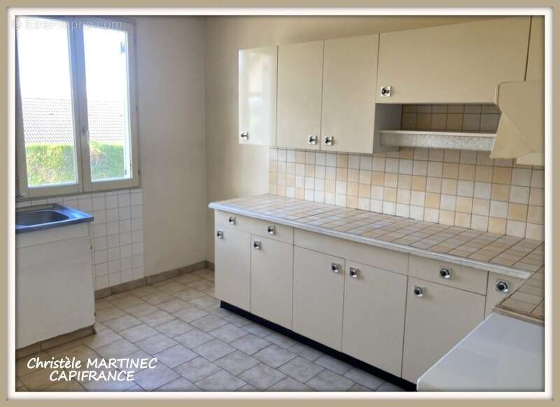 Maison à VILLENEUVE-SUR-YONNE