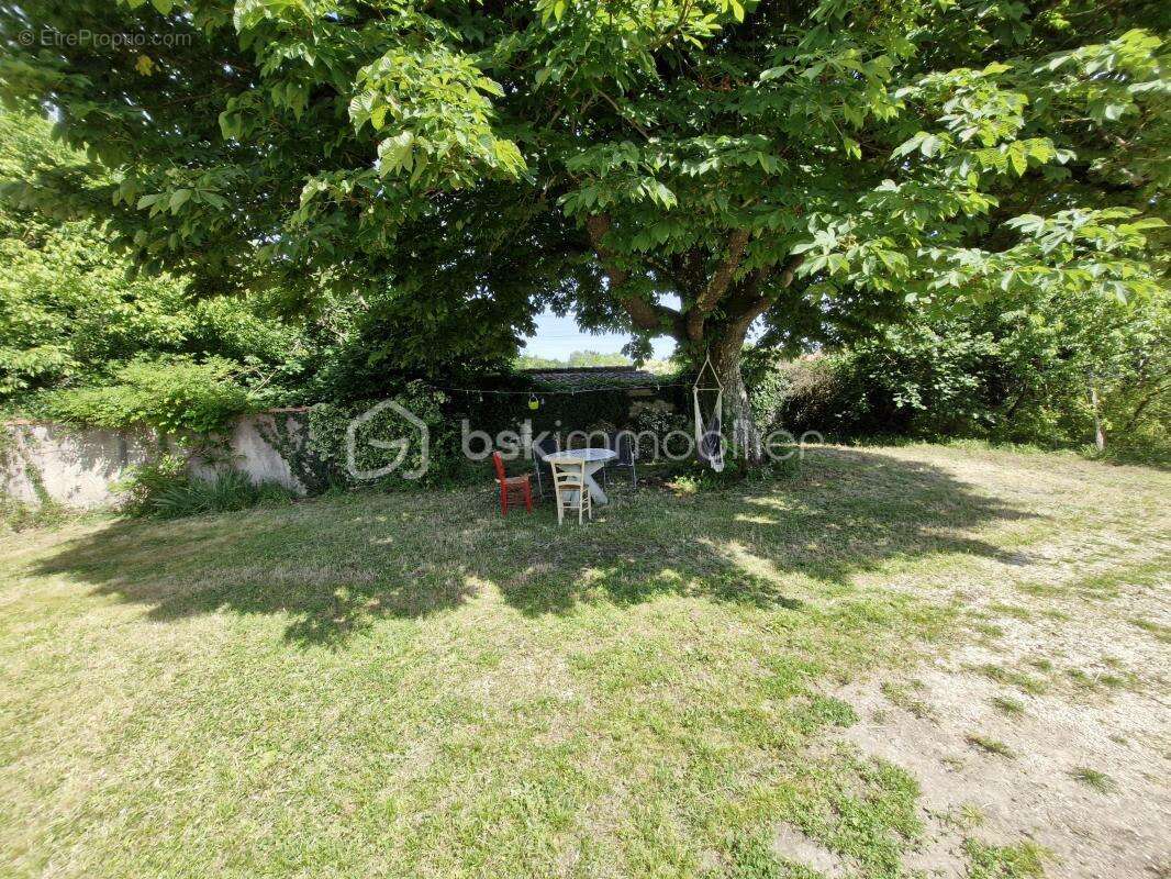 Charmante maison en pierre de 115m2 avec garage et dépendance sur son terrain clos de 800m2 à Camps-sur-l'Isle - photo 21