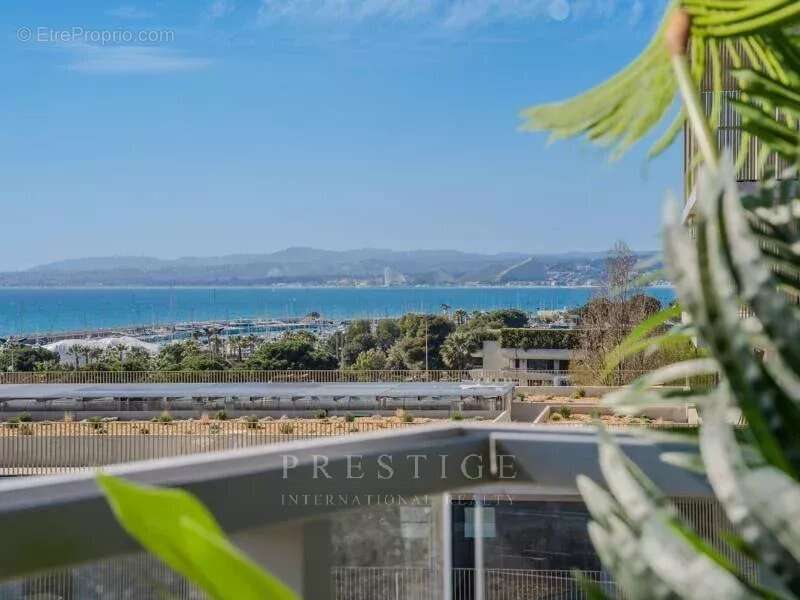 Appartement à SAINT-LAURENT-DU-VAR