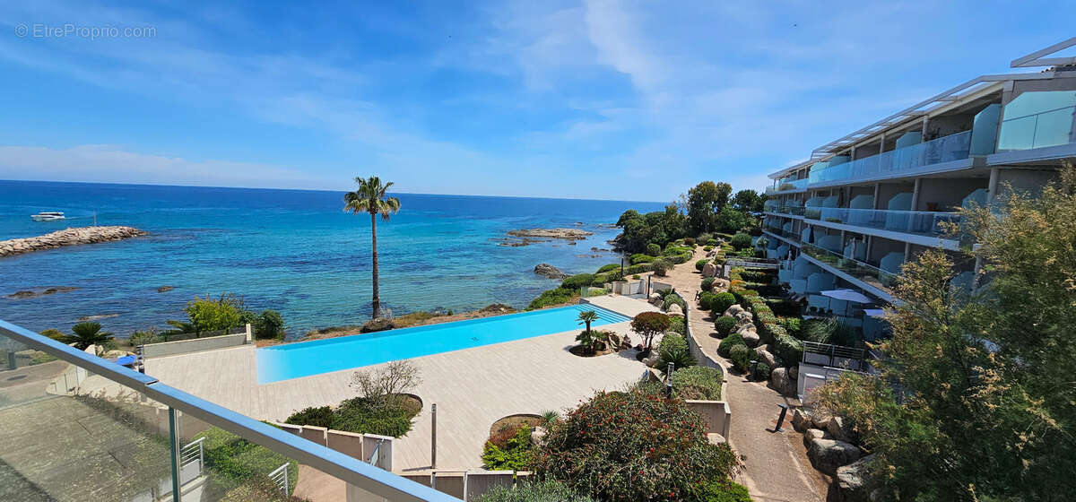 SOLENZARA (20) Appartement à vendre 3 pièces de 68m². avec terrasse de 31m². RÉSIDENCE PIEDS DANS L'EAU - photo 2