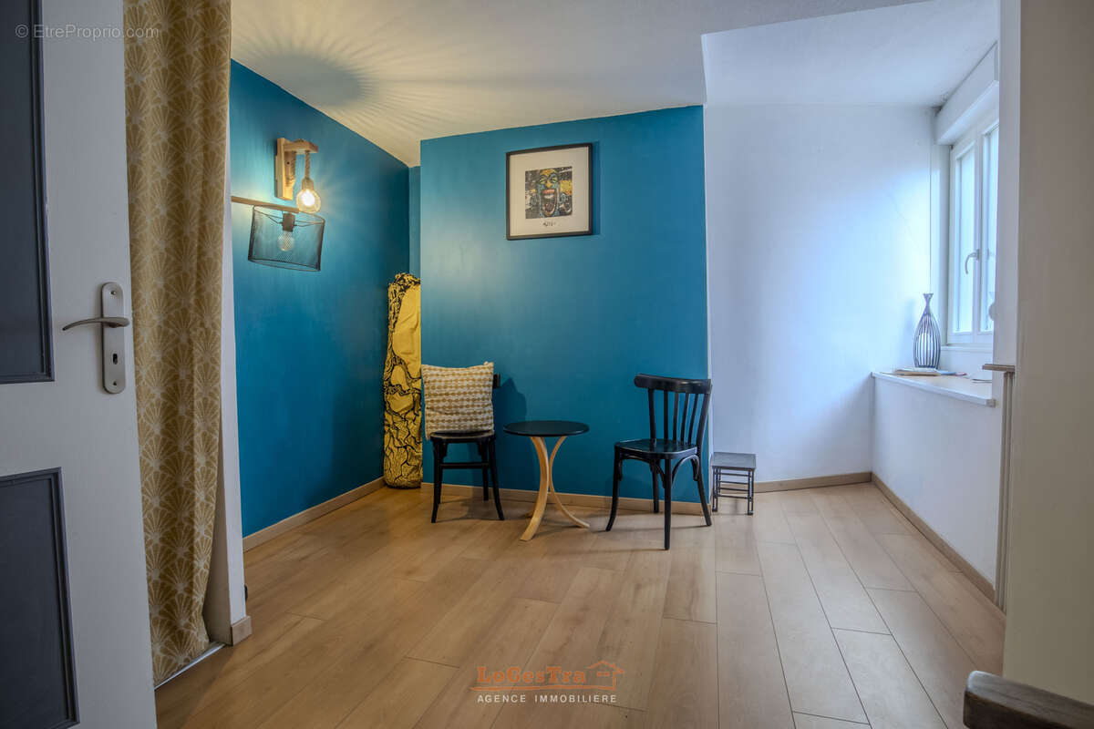 Maison à MIRECOURT
