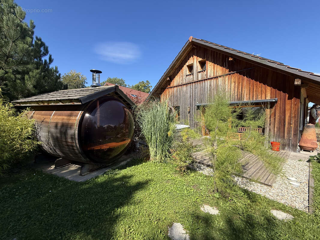 Maison à PERS-JUSSY