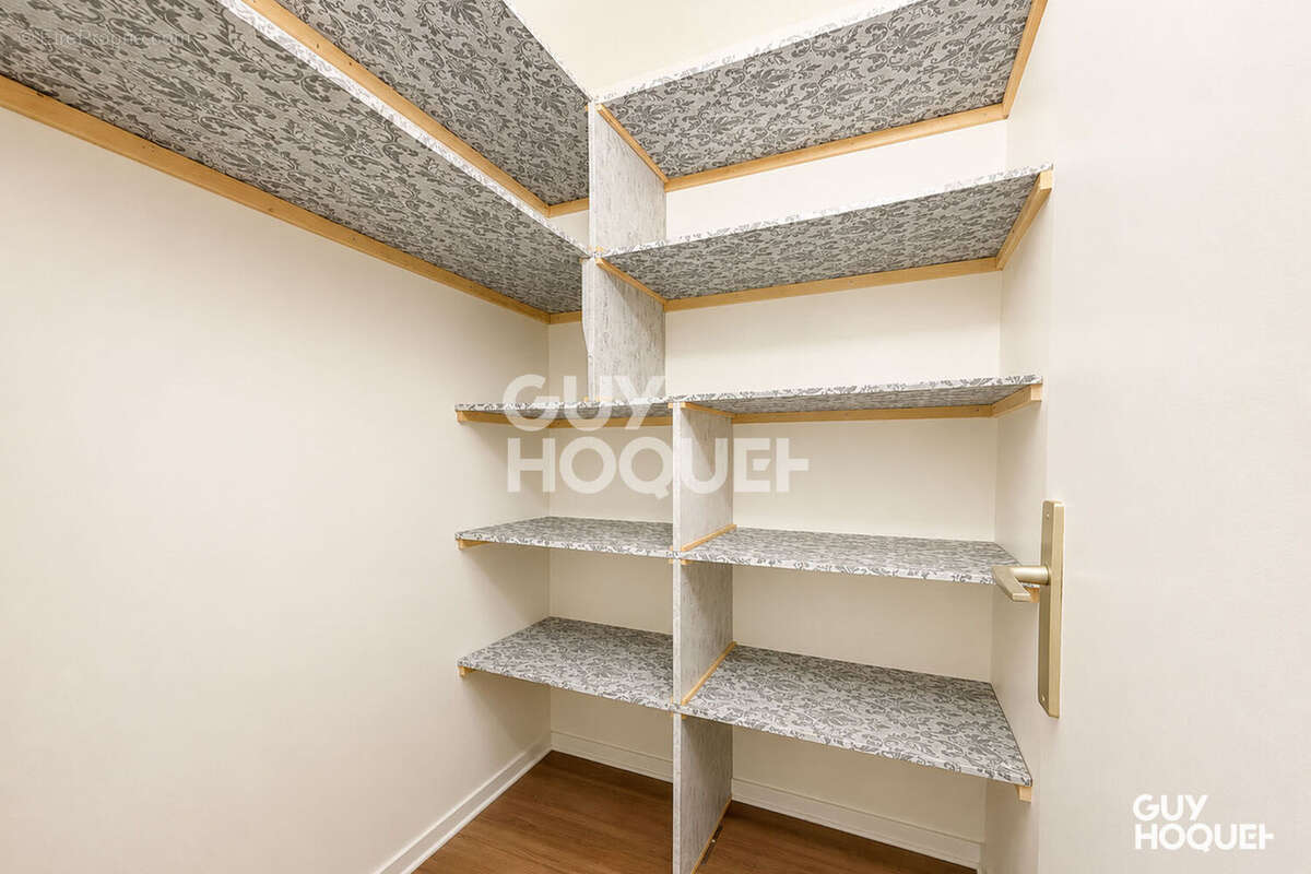 À vendre 3 pièces de 63m²  balcon + parking - photo 9