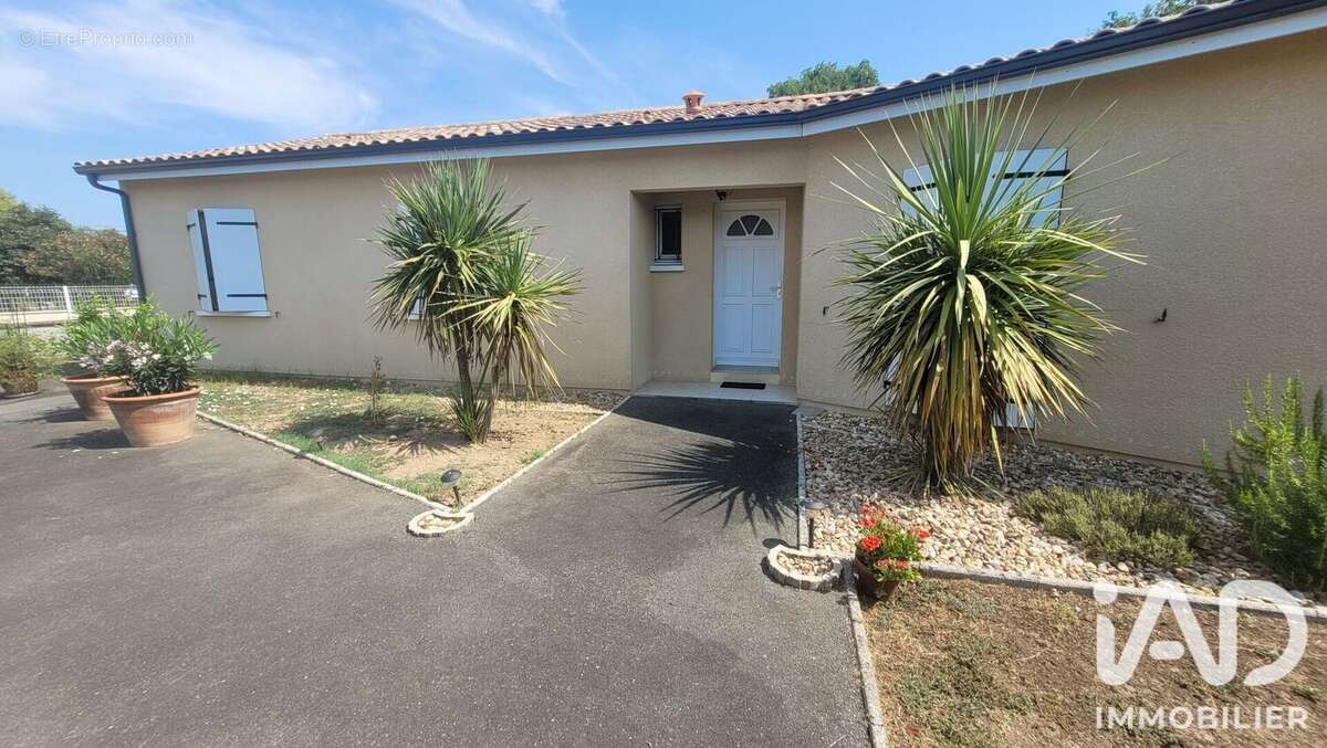 Maison 110 m² à Coutras  - photo 3