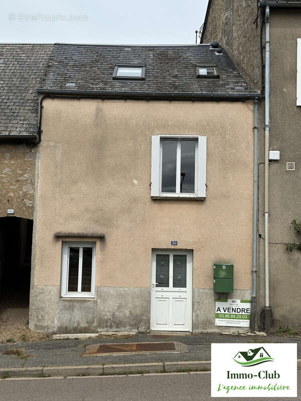Maison à CHATEAU-CHINON(VILLE)