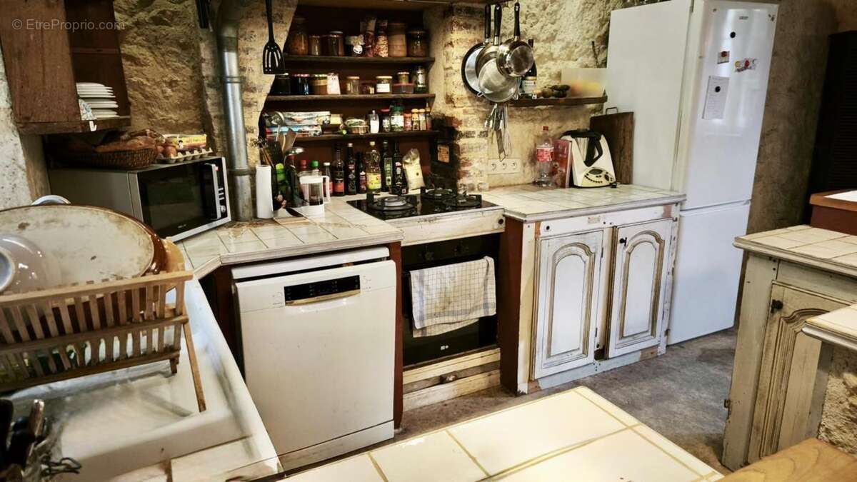 Maison à MOULINS-SUR-YEVRE