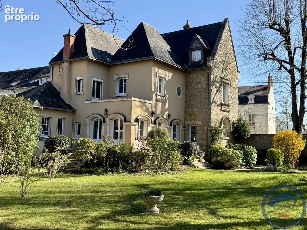 Maison de caractère   Hyper centre La Flèche   Propriété rare au cœur d’une ville d’histoire - photo 1
