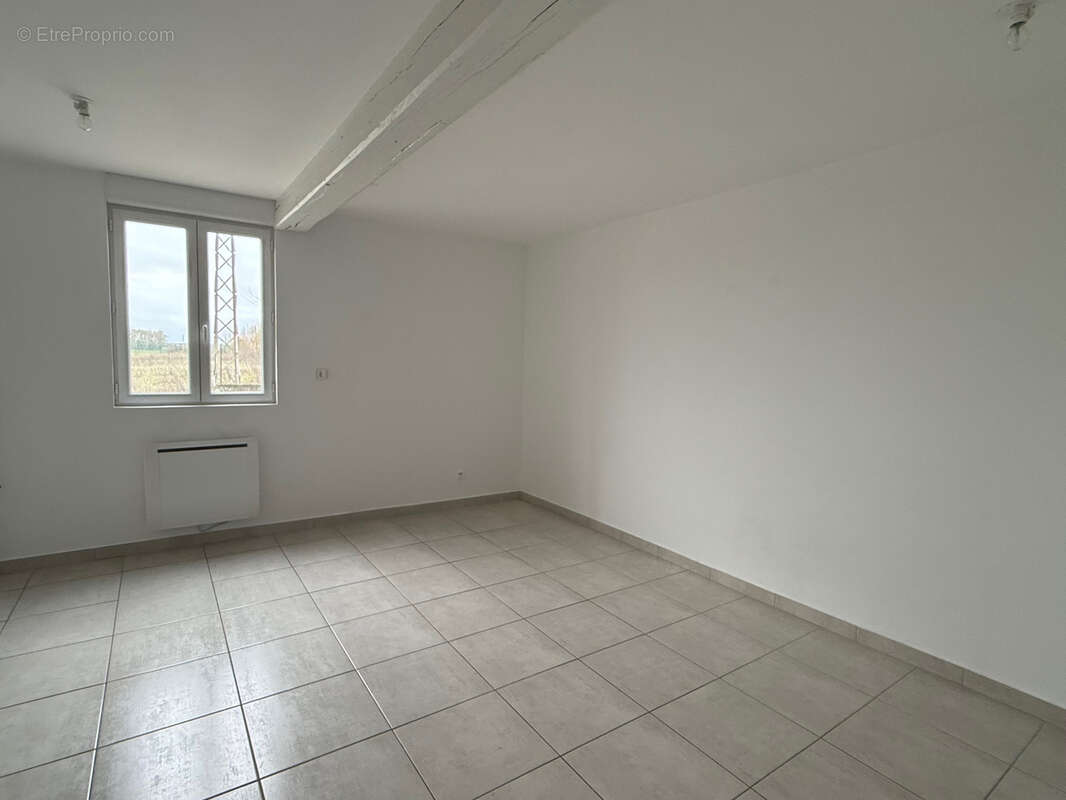 Maison à QUEVAUVILLERS