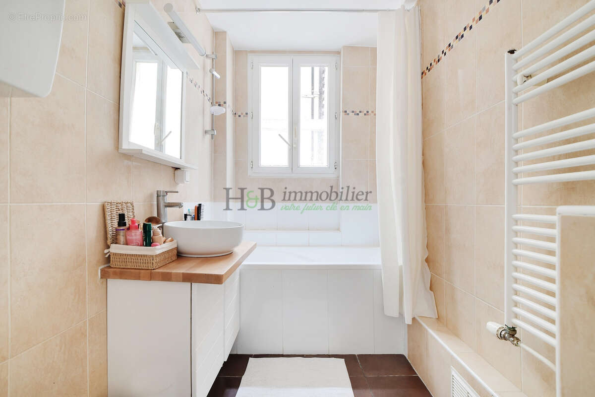 Appartement à PARIS-10E