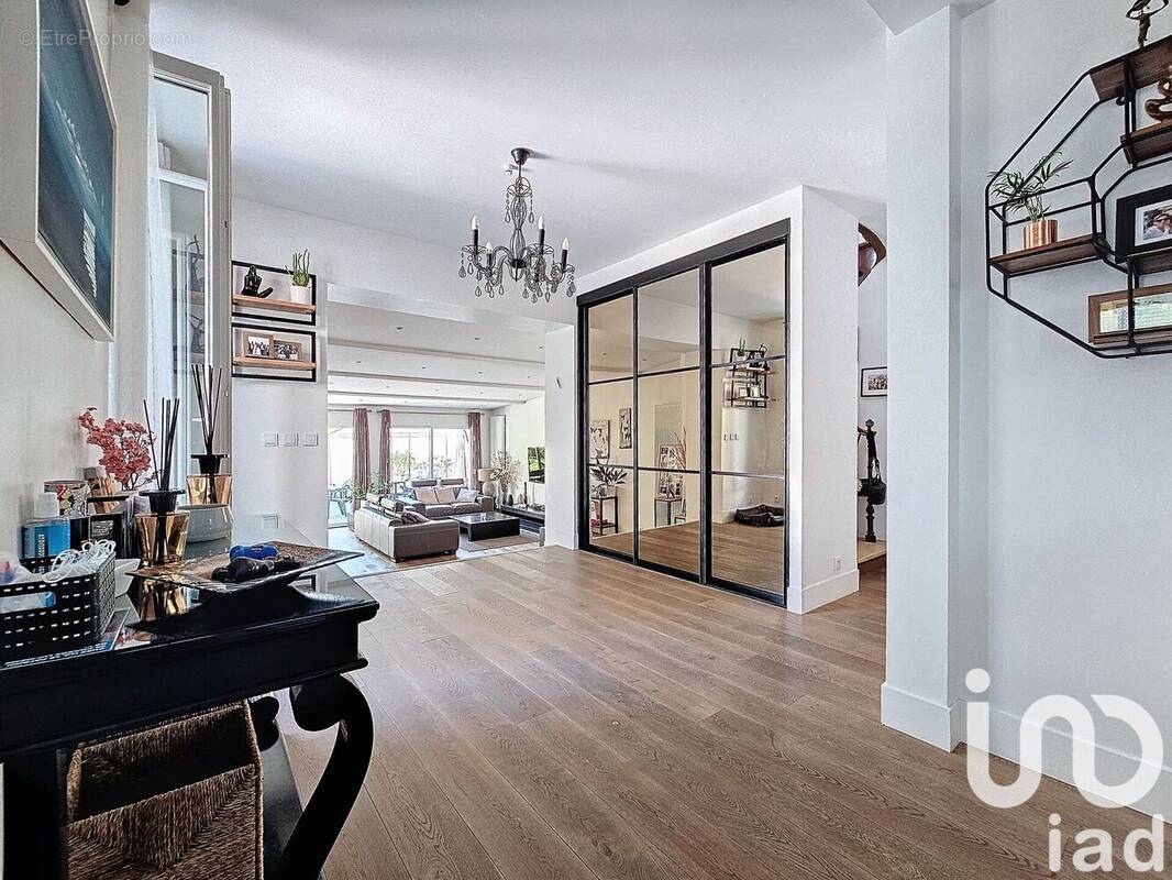 Photo 1 - Maison à SAINT-MAUR-DES-FOSSES