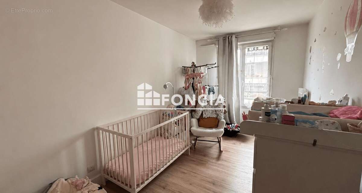 Appartement à MARSEILLE-4E