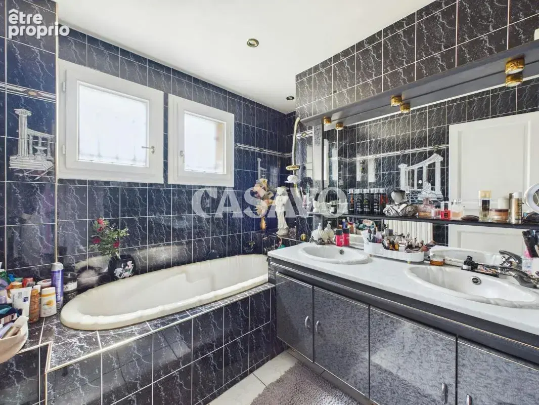 Vente Maison 8 pièces de 180m² - 95200 Sarcelles - photo 25