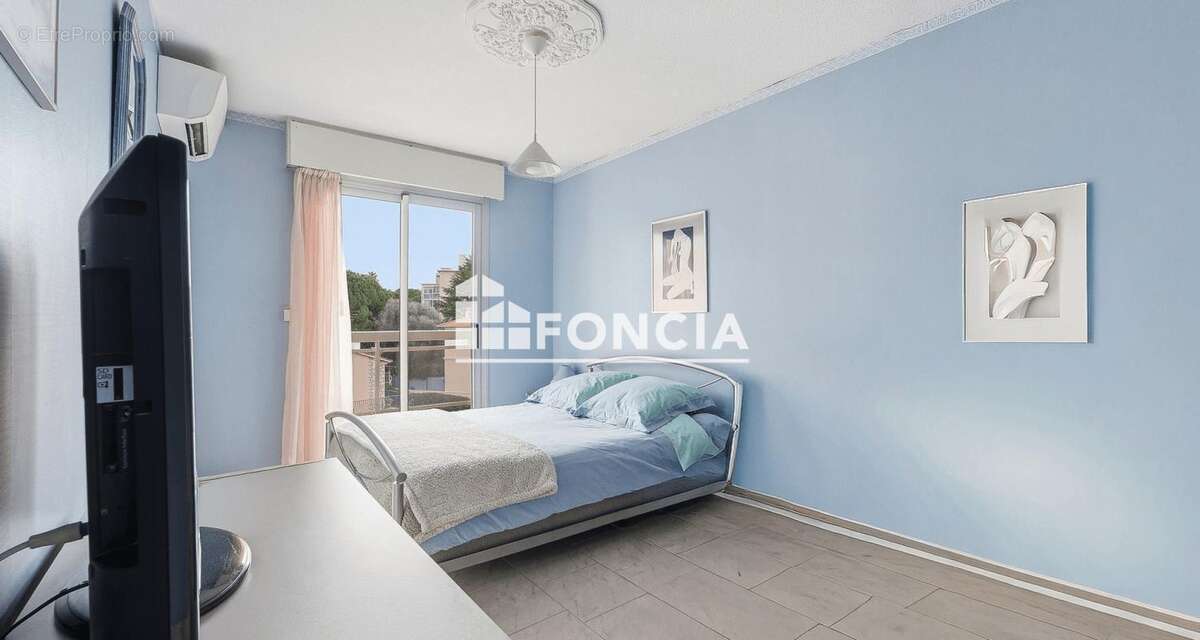 NICE OUEST - Rare : T4 89 m² baigné de lumière - 17 m² de balcons Sud-Ouest - 3ème étage - Box & cave - DPE B - photo 6