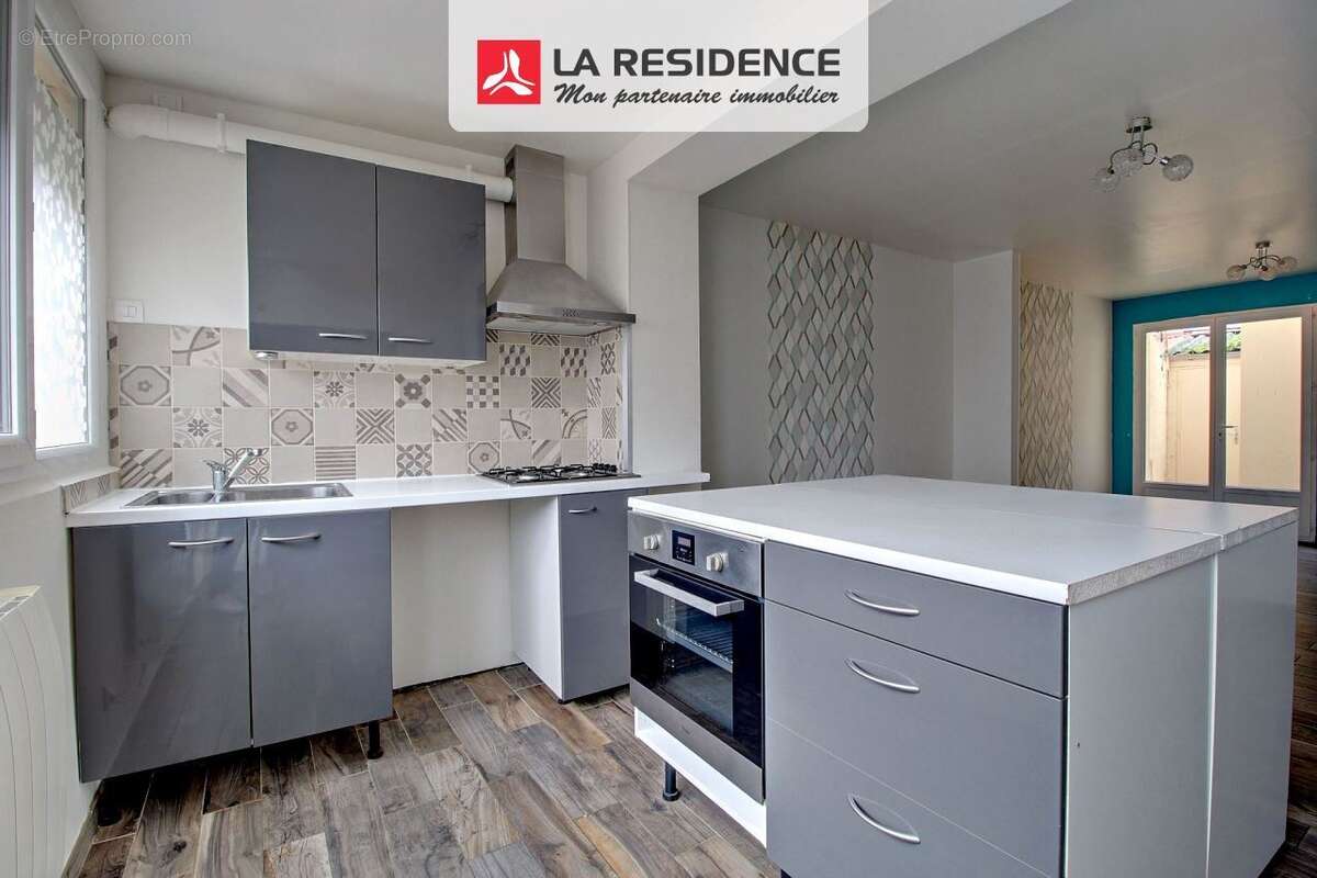 Maison à SAINT-ETIENNE-DU-ROUVRAY