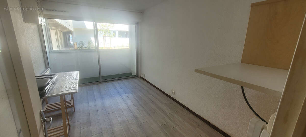 A vendre : studio 16.5 m2 + 2.75 m2 hopitaux facultes - photo 2