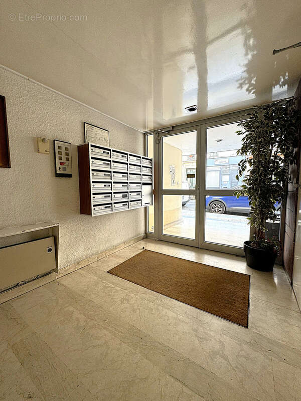Appartement à PARIS-20E
