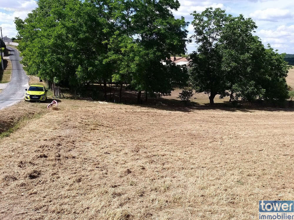 Terrain à bâtir 910 m2 sur Garat à 7 mn de Soyaux - photo 3