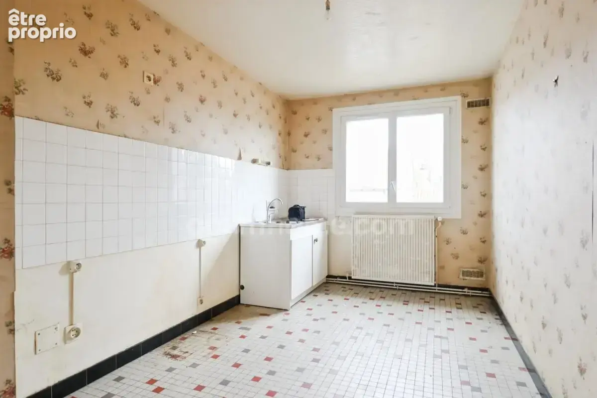 Immeuble de rapport à vendre à CHATEAUPONSAC (Haute-Vienne) - 2 Appartements Type F3 - 4 Garages - photo 9