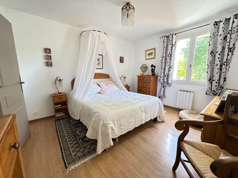 Appartement à GREOUX-LES-BAINS