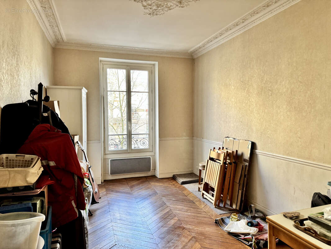 Appartement à PARIS-14E