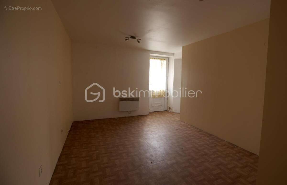 Maison à COULOMBS-EN-VALOIS