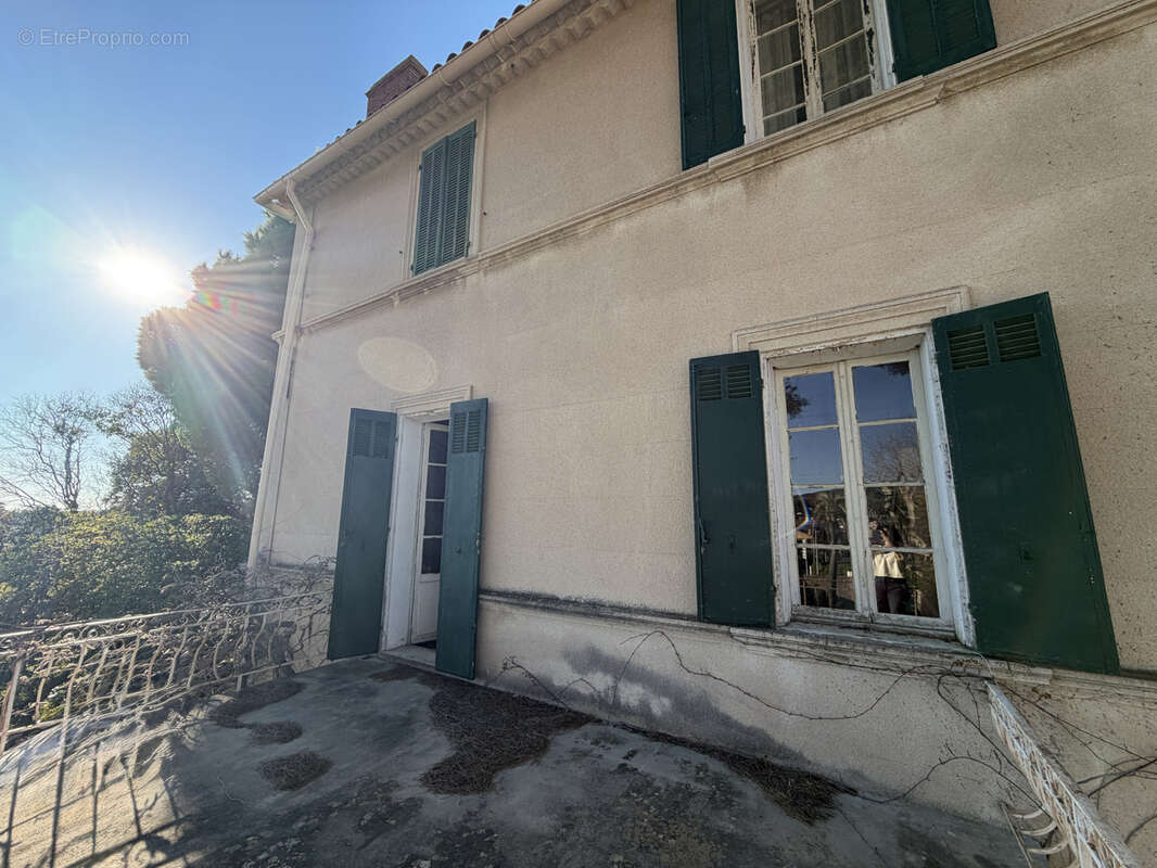 Maison à SAINT-CYR-SUR-MER