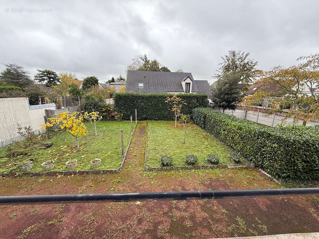 Maison à SAINT-JEAN-DE-BRAYE