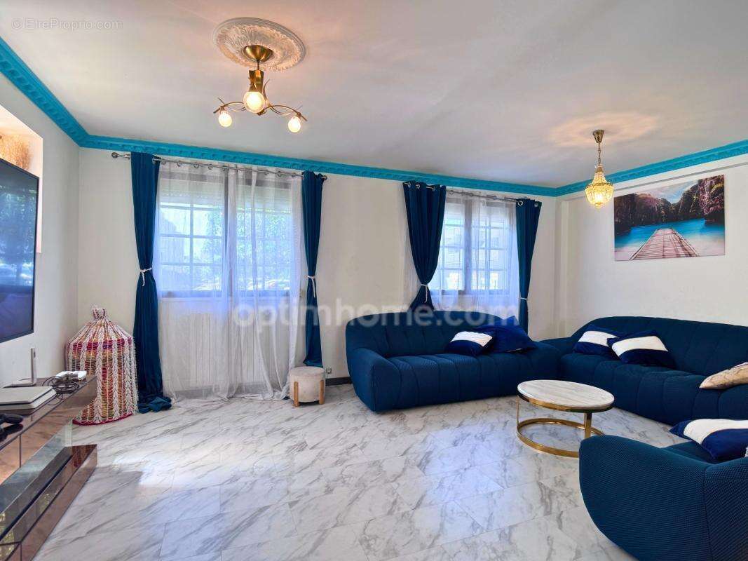 RENNES LA POTERIE – Maison familiale 136 m² avec jardin, véranda et garage - photo 2