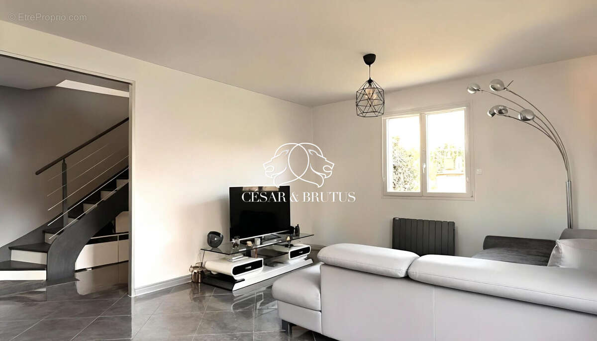 Maison à CHARVIEU-CHAVAGNEUX