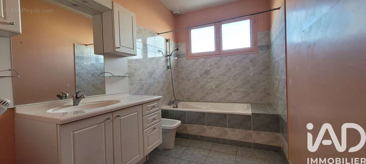 Maison 183 m² à Thouars  - photo 7