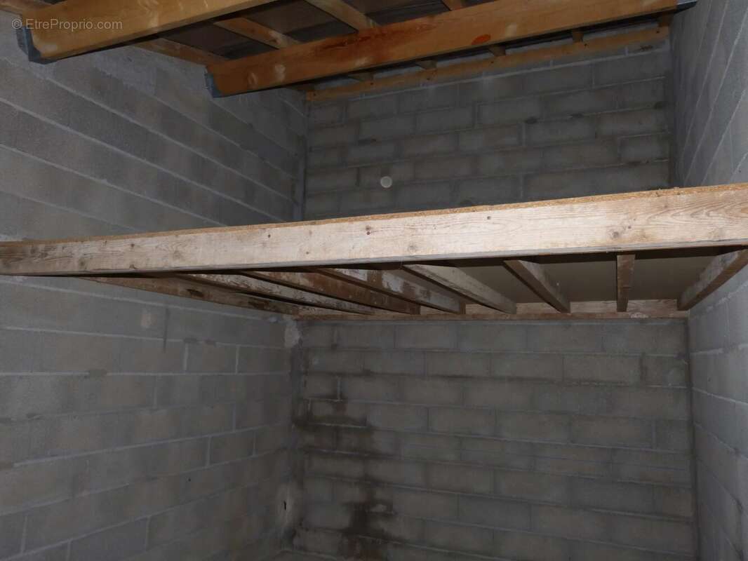 Parking à FRONTIGNAN