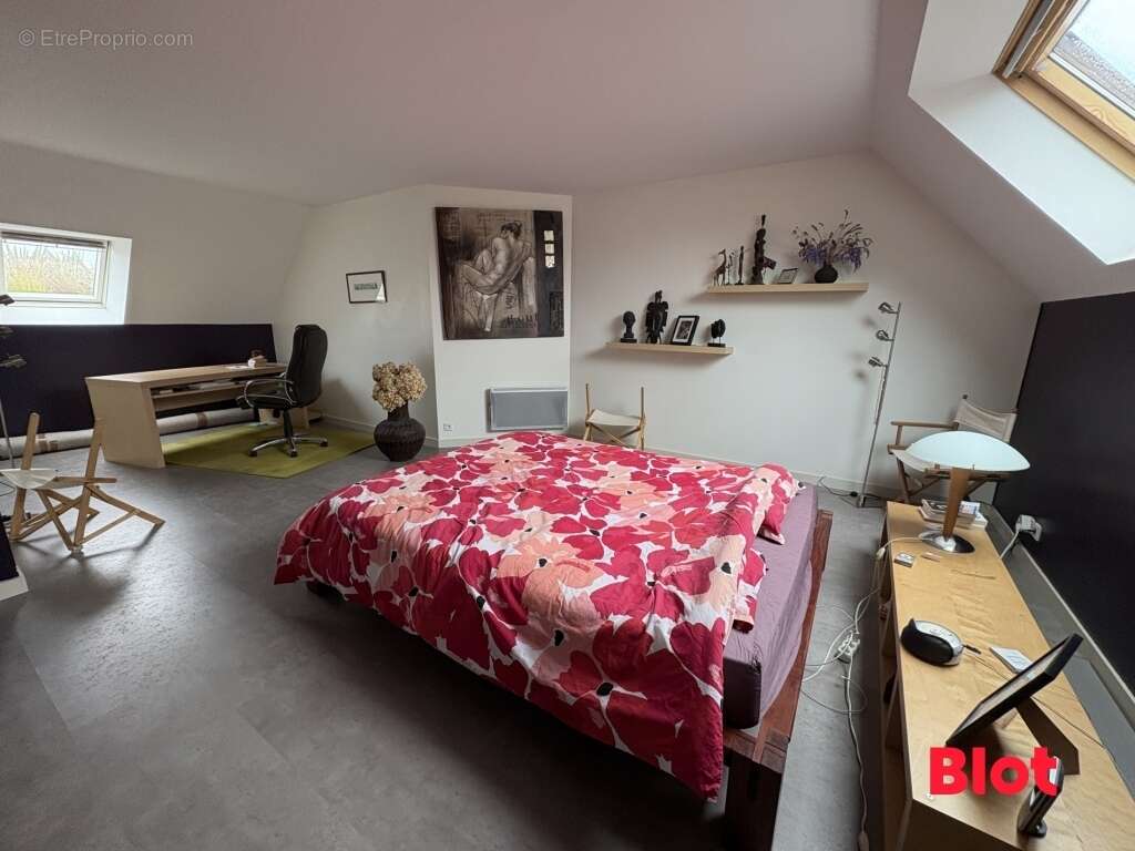 Maison à VEZIN-LE-COQUET