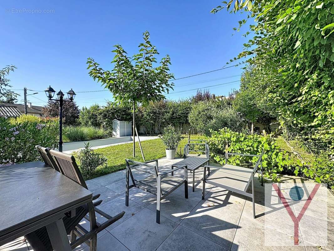 Maison 197 m² à Villars-Les-Dombes  - photo 4