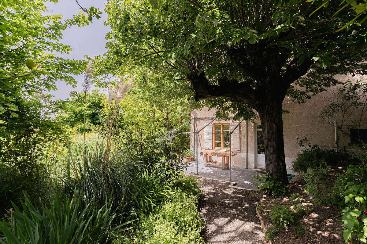 Maison de caractère familiale 6 chambres + bureau avec jardin à Neuville-sur-Saône - photo 20