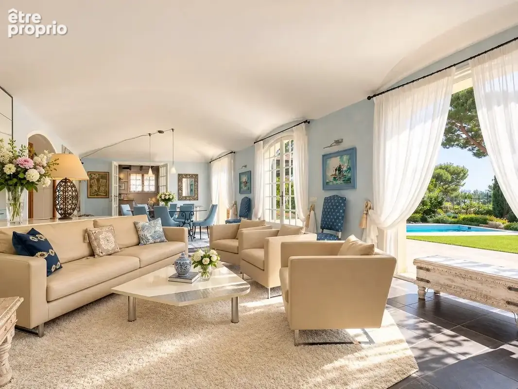 Spacieuse villa avec jardin plat et piscine - photo 2