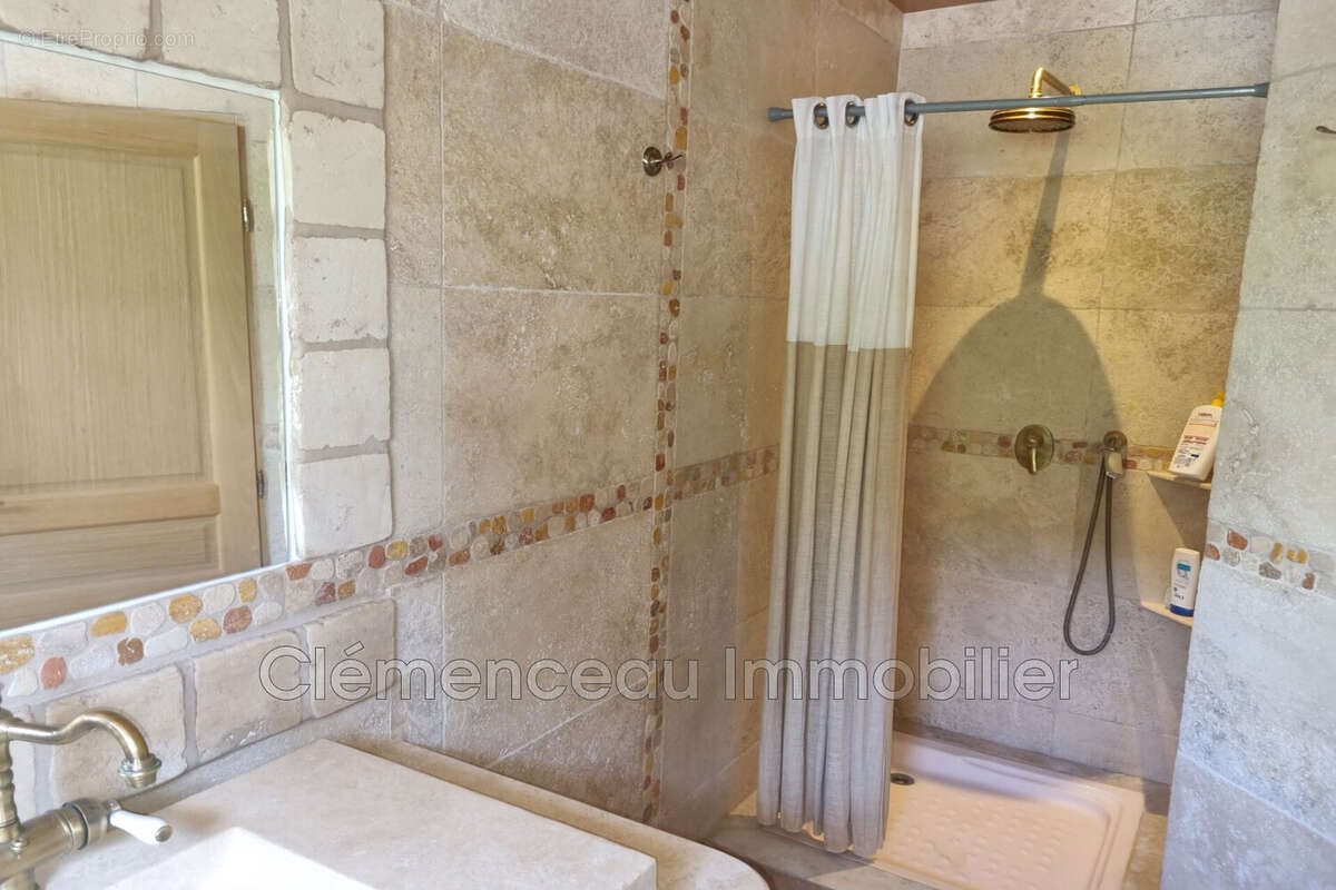 Maison à ROQUEFORT-LES-PINS