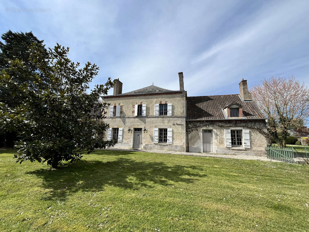 Maison à VIEILLES-MAISONS-SUR-JOUDRY