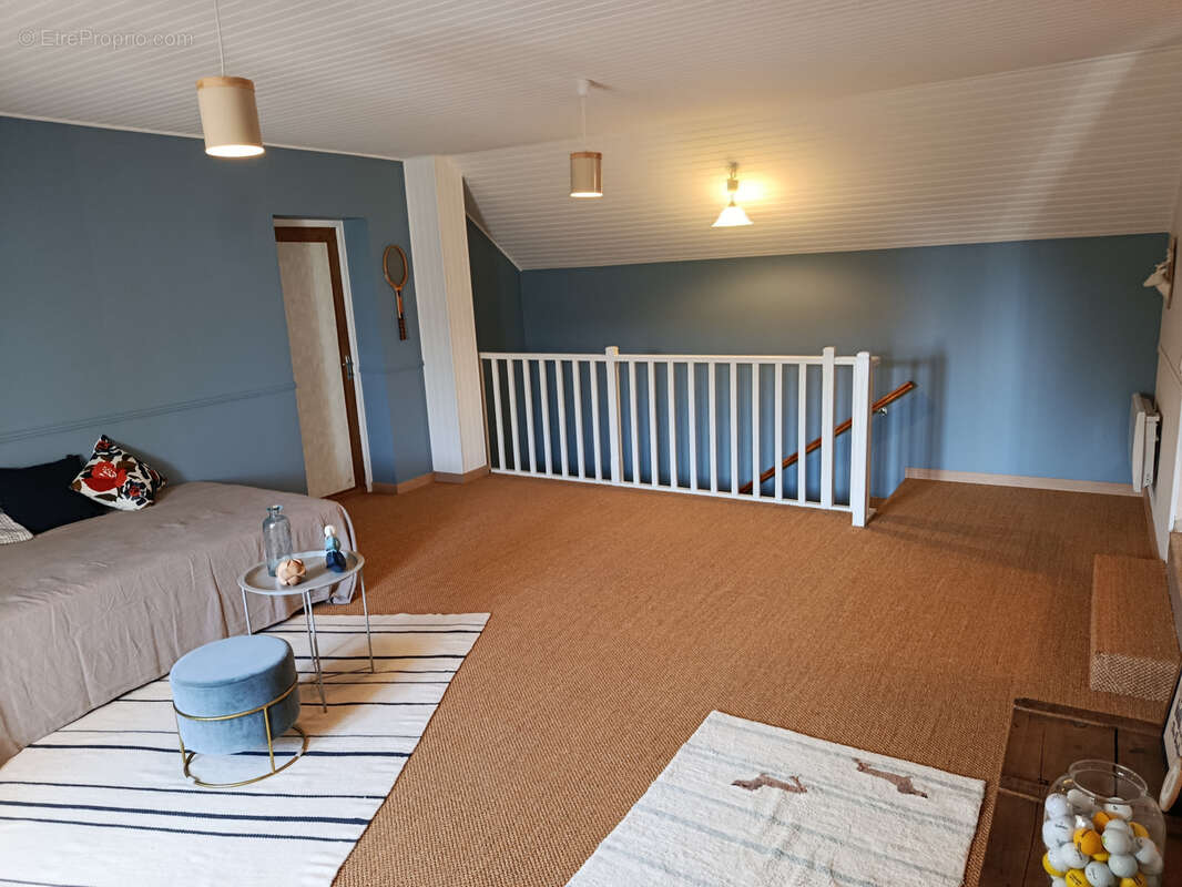 Maison à MONTCORBON