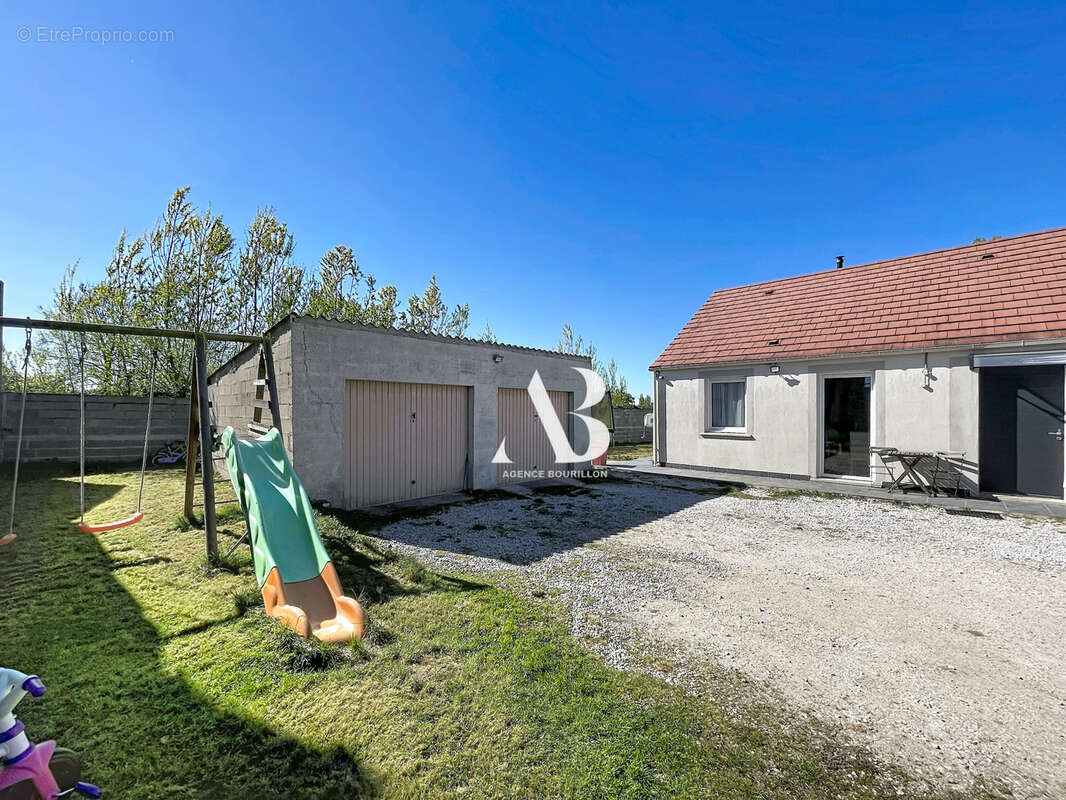 Maison à VILLENEUVE-LES-BORDES
