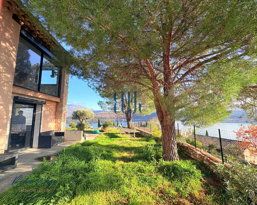 Maison à SAINTE-CROIX-DU-VERDON