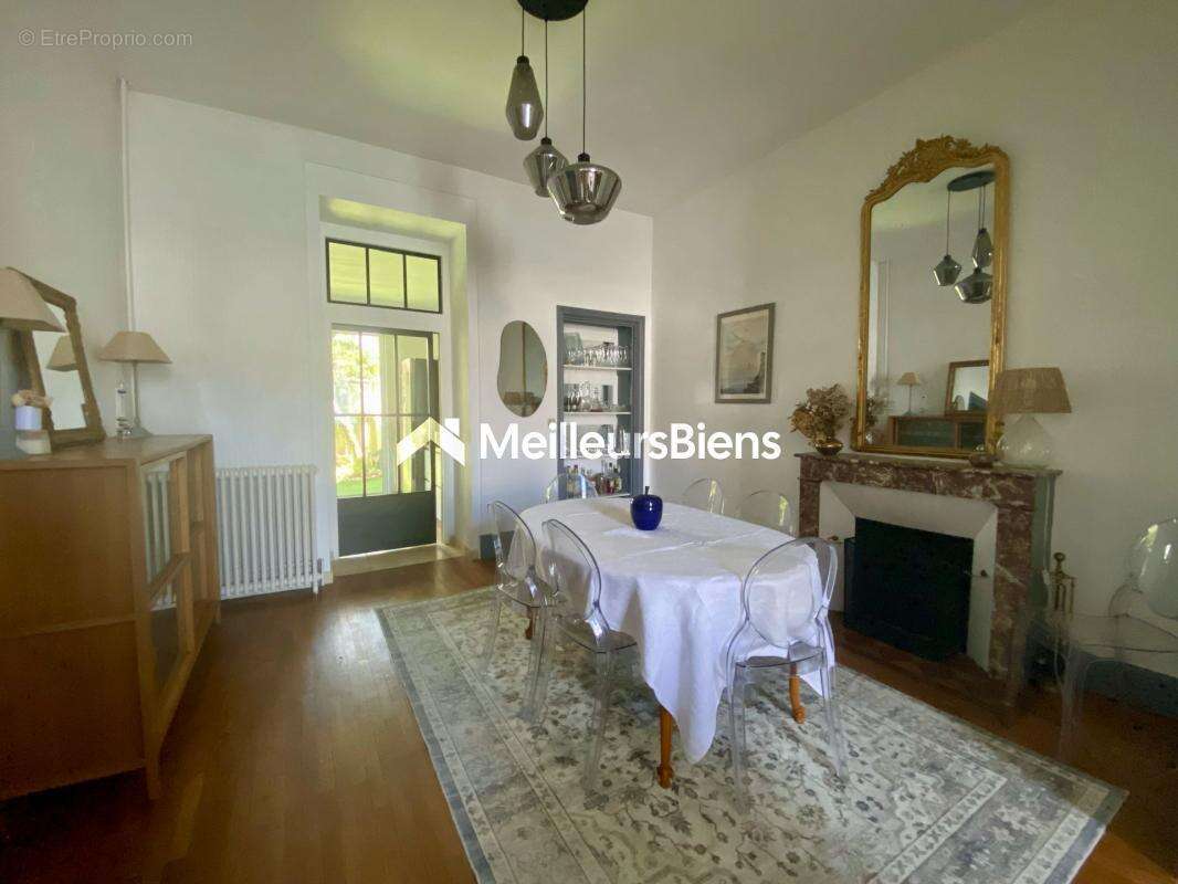 Poitiers, quartier Chilvert, élégante maison familiale avec jardinet et terrasse - photo 3